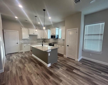 4001 Avion Drive - Photo Thumbnail 7
