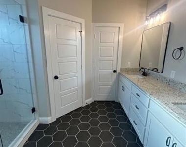 4001 Avion Drive - Photo Thumbnail 15