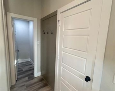 4001 Avion Drive - Photo Thumbnail 8