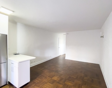 East 35 Street - Photo Thumbnail 3