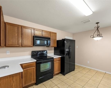 2805 Lake Terrace Drive - Photo Thumbnail 16