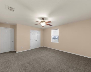 2805 Lake Terrace Drive - Photo Thumbnail 32