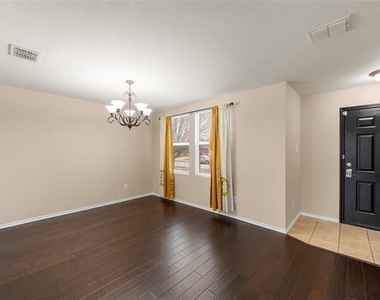 2805 Lake Terrace Drive - Photo Thumbnail 8