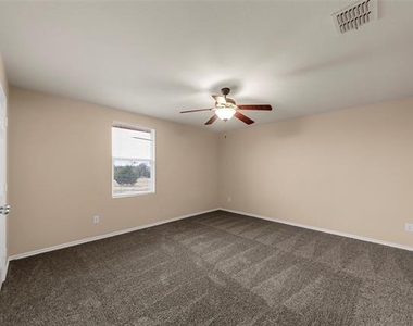 2805 Lake Terrace Drive - Photo Thumbnail 31