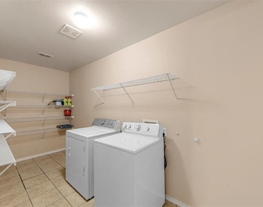 2805 Lake Terrace Drive - Photo Thumbnail 12