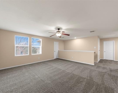 2805 Lake Terrace Drive - Photo Thumbnail 25