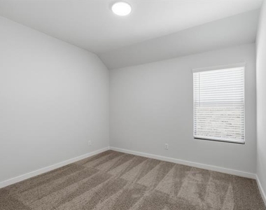 637 Sierra Ridge - Photo Thumbnail 14