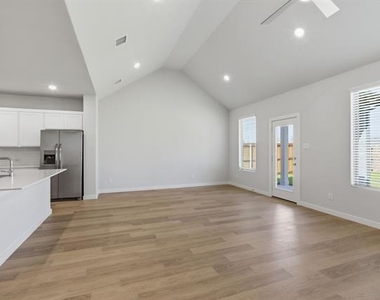 637 Sierra Ridge - Photo Thumbnail 4