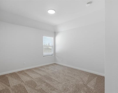 637 Sierra Ridge - Photo Thumbnail 15