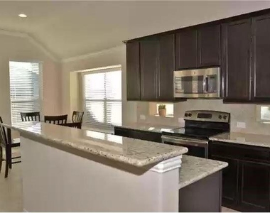 16328 Amistad Avenue - Photo Thumbnail 17