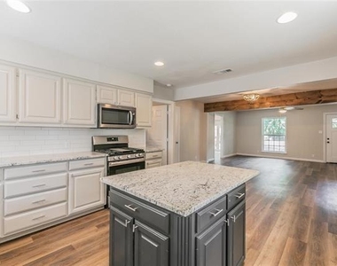 316 S 2nd Street - Photo Thumbnail 7