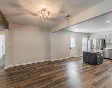 316 S 2nd Street - Photo Thumbnail 4