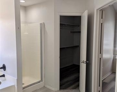 8541 Western Meadows Drive - Photo Thumbnail 18