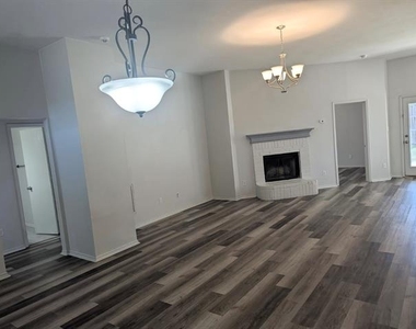 8541 Western Meadows Drive - Photo Thumbnail 6
