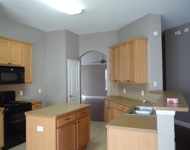 716 Alder Drive - Photo Thumbnail 5