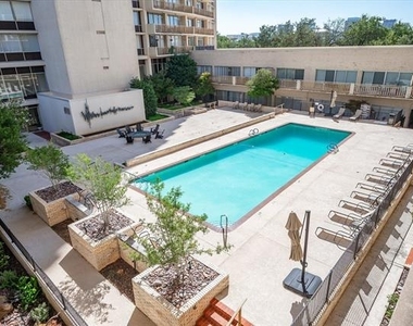 6211 W Northwest Highway - Photo Thumbnail 13