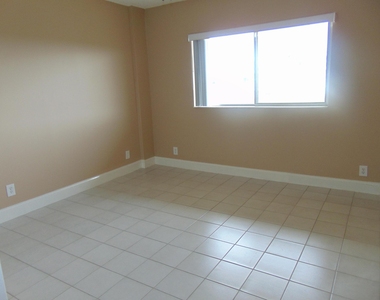 3286 Arcara Way - Photo Thumbnail 7