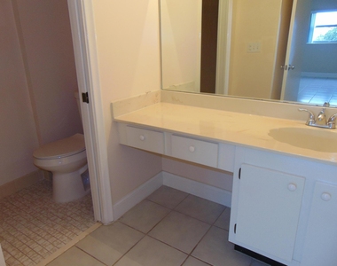 3286 Arcara Way - Photo Thumbnail 6