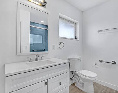 2747 E Dudley Dr Drive E - Photo Thumbnail 17