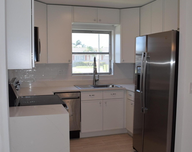 2747 E Dudley Dr Drive E - Photo Thumbnail 13