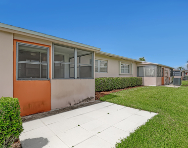 2747 E Dudley Dr Drive E - Photo Thumbnail 25