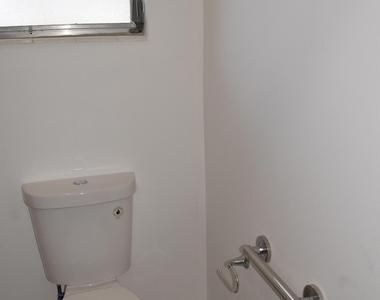 2747 E Dudley Dr Drive E - Photo Thumbnail 22