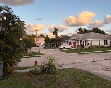 5724 Boynton Cres Crescent - Photo Thumbnail 2