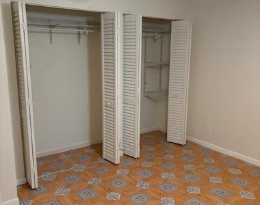 5724 Boynton Cres Crescent - Photo Thumbnail 7