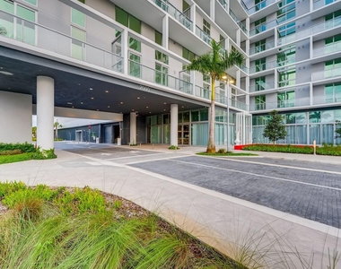 2000 Metropica Way - Photo Thumbnail 5