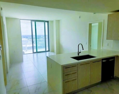 2000 Metropica Way - Photo Thumbnail 15