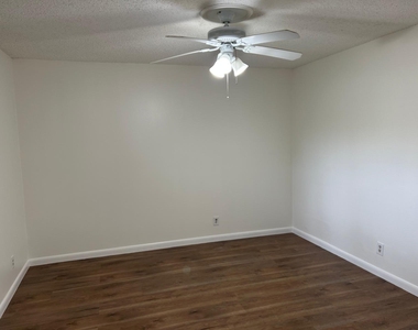 3300 Spanish Moss Terrace - Photo Thumbnail 14