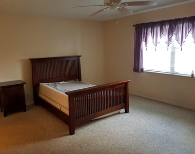 3300 Spanish Moss Terrace - Photo Thumbnail 7