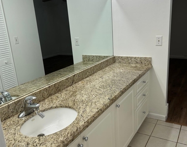 3300 Spanish Moss Terrace - Photo Thumbnail 27