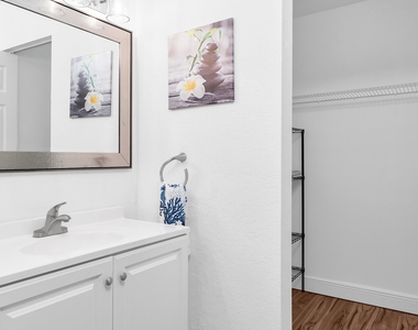 3139 Millwood Terrace - Photo Thumbnail 9