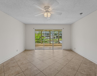 719 Lori Drive - Photo Thumbnail 6