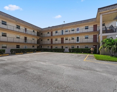 719 Lori Drive - Photo Thumbnail 22