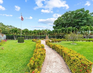 719 Lori Drive - Photo Thumbnail 29
