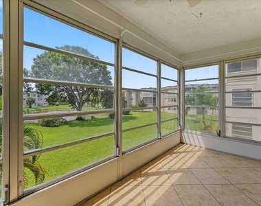 719 Lori Drive - Photo Thumbnail 18