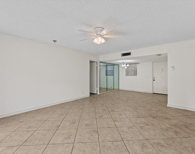 719 Lori Drive - Photo Thumbnail 8