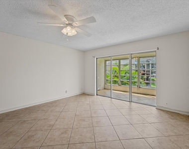 719 Lori Drive - Photo Thumbnail 5