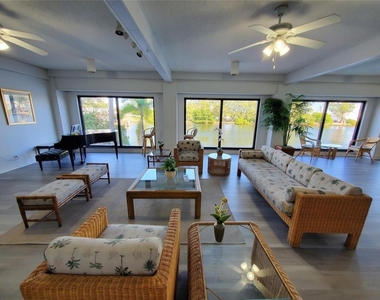 1401 N Riverside Drive - Photo Thumbnail 8