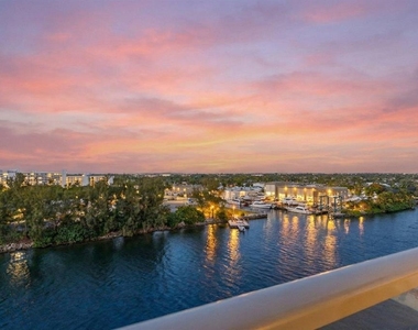1401 N Riverside Drive - Photo Thumbnail 1