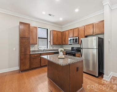 3435 Spencer Street - Photo Thumbnail 7