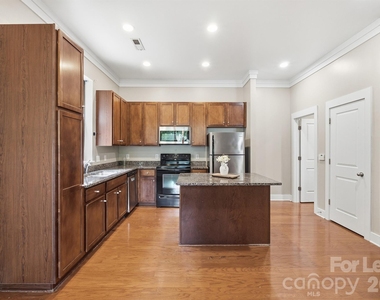 3435 Spencer Street - Photo Thumbnail 6