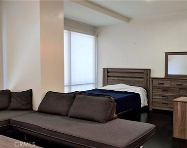 655 S Hope Street - Photo Thumbnail 6