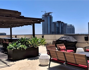 655 S Hope Street - Photo Thumbnail 12