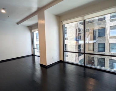 655 S Hope Street - Photo Thumbnail 2
