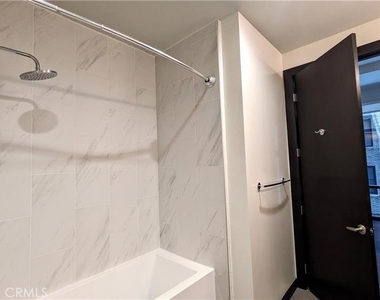 655 S Hope Street - Photo Thumbnail 8