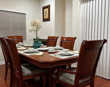 300 Lampman Way - Photo Thumbnail 4