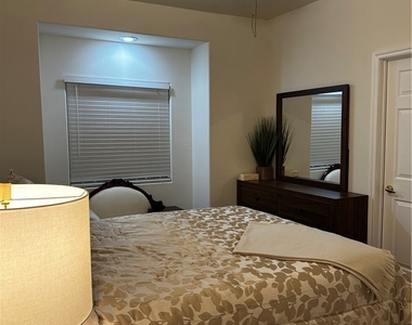 300 Lampman Way - Photo Thumbnail 18